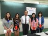 蔡主任代理頒發陳梧桐先生清寒獎學金給獲獎同學(1)